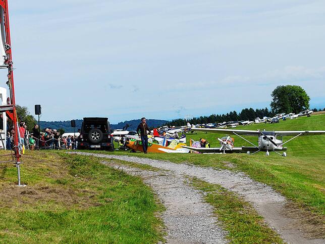 Bild 19: Großes Jubiläums-Flugplatzfest in Rickenbach-Hütten - hier sind die Bilder
