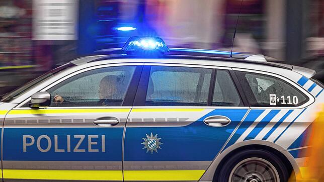 Am vereinbarten Treffpunkt für eine Geldübergabe nach einem Schockanruf wartete die Polizei auf den Geldabholer.