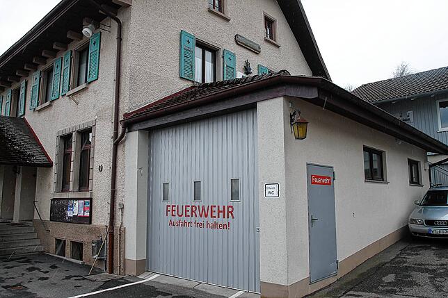 Waldkirch: Das ehemalige Schul- und Rathaus in Waldkirch: Im Dachgeschoss befindet sich eine Wohnung, die untere Etage wird von den ...