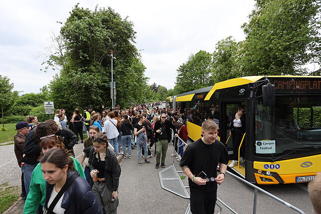 Bild 20: Zum Start des Campus-Festival kommen tausende Fans ins Bodenseestadion