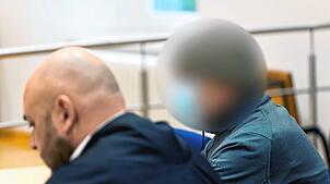Der 58-Jährige betrat stets mit Maske und Mütze den Gerichtssaal. Der gläubige Christ und passionierte Jäger wurde nun zu einer ...