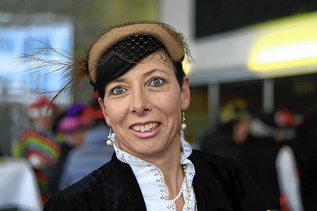 Bild 35: Frauenkaffee 2025: Männer in der Minderheit, Frauen gut behütet – Fotos der Premiere!