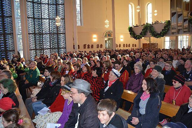 Bild 5: Bilder vom Narrentreffen der Urviecher-Zunft: Narrenmesse und Zunftmeisterempfang
