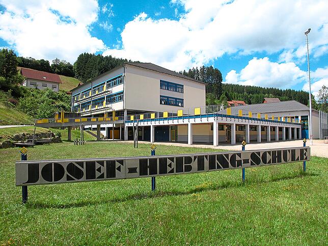 Der Gemeinderat hat offensichtlich bereits beschlossen, dass die Josef-Hebting-Schule nach dem Auslaufen der Werkrealschule komplett in ...