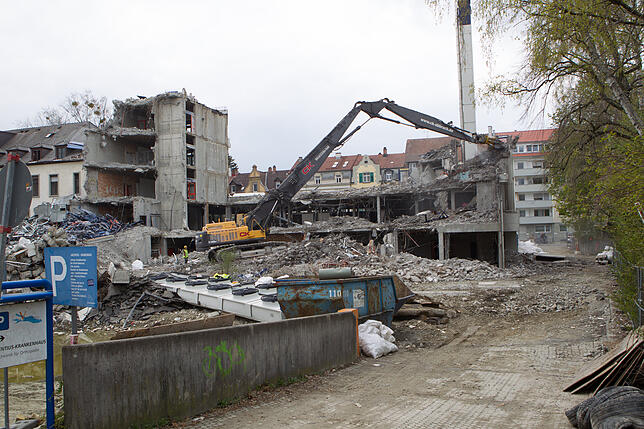 Bild 14: Chronologie eines Abrisses: Wir haben den Rückbau des Vincentius-Krankenhauses in Bildern und Videos begleitet