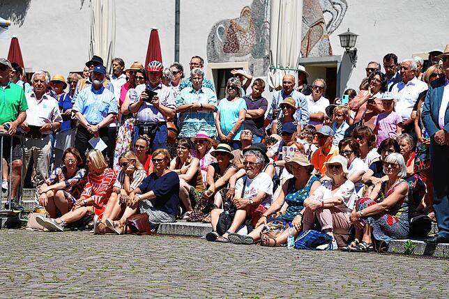 Bild 19: Traditionelle Tänze bei tollem Wetter: Bilder vom ersten internationalen Schwerttanztreffen