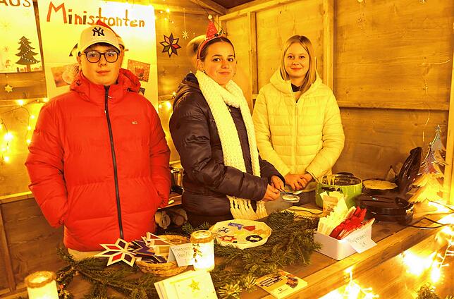 Bild 21: Stimmungsvoller Auftakt des Donaueschinger Adventsmarktes