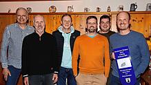 Die in der Hauptversammlung gewählten Vorstandsmitglieder des Kaninchenzuchtvereins C1 Mönchweiler mit den Meistern des vergangenen ...