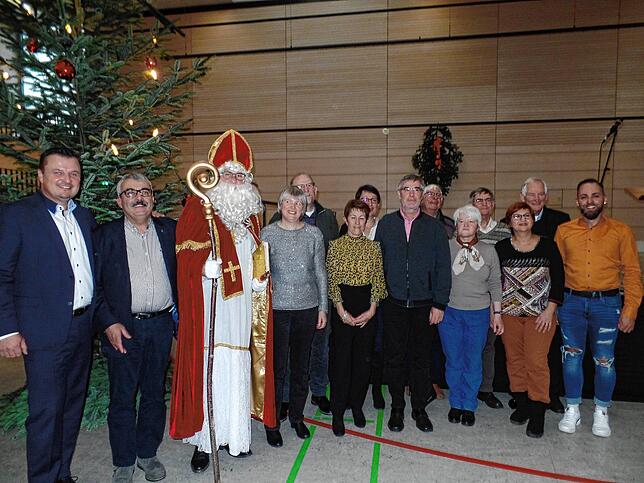 Werner Vökt ist beim Seniorennachmittag jedes Jahr als Nikolaus zu Besuch.