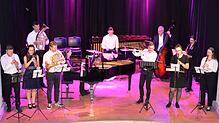 Sie alle sind ausgezeichnete Solisten und beherrschen ihr Instrument auch im gemeinsamen Spiel. Die zehn Musiker von Jugend trifft ...