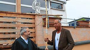 Udo Schulz (rechts im Bild) und sein Anwalt Tomislav Duzel bereiten sich auf den Prozess vor.
