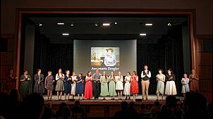 Das Junge Ensemble der Waldbühne Sigmaringendorf begeistert beim Winterstück mit beeindruckender schauspielerischer Ausdrucksstärke und ...