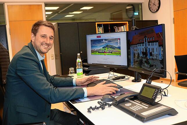 Bürgermeister Patrick Haas möchte das Risiko am Riedsee minimieren und Vorschläge aus dem Rechtsgutachten nach Möglichkeiten und ...