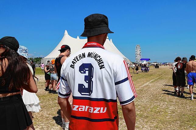 Bild 6: Southside 2025: Die besten Fußballtrikots vom Festival-Wochenende