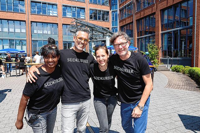 Glückliche Gastgeber: SÜDKURIER-Marketingchefin Tabea Scherer-Brunk, Geschäftsführer David Lämmel, Fest-Organisatorin Franziska Schicht, ...