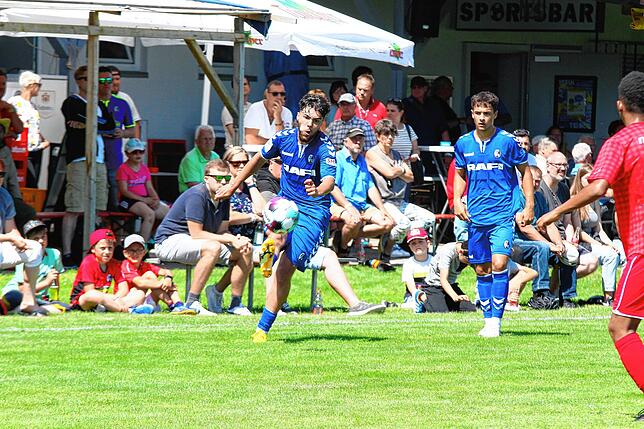 Bild 21: Nachwuchs des SC Freiburg verliert Testspiel in Jestetten &ndash; und wir haben Bilder!