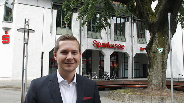 Timo Jehle ist der Geschäftsleiter des Sparkassen Center in Bad Säckingen. Während des Umbaus wird auch er in die Steinbrückstraße 1 ...