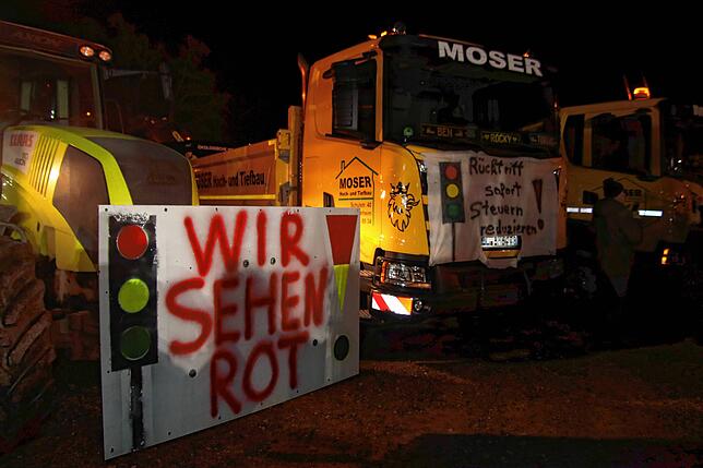 Bild 6: Landwirte haben genug: Alle Bilder von der Traktor-Protestfahrt durch Stockach