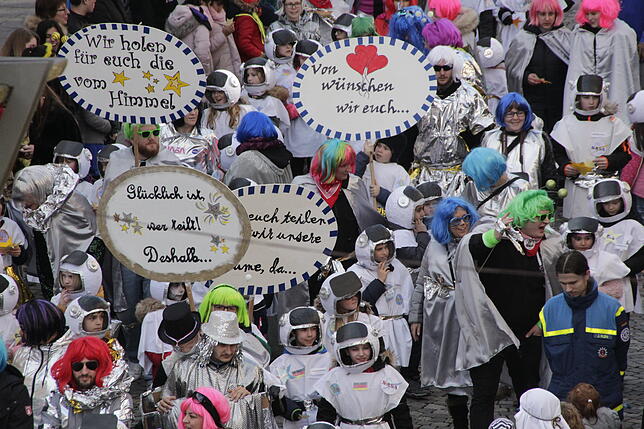 Bild 4: Bilder vom großen Kinderumzug in VS-Villingen am Schmotzigen &ndash; Teil 1