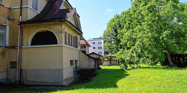Die Villa im Konstanzer Musikerviertel steht auf einem großen Grundstück. Es umfasst 1147 Quadratmeter.