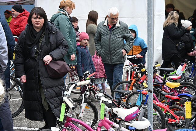 Bild 18: Über Fahrräder auf dem Fahrradmarkt in Tiengen: Ein Paradies für Radliebhaber