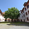 Schloss Hohenfels beherbergte 86 Jahre lang die Unterstufe der Schule Schloss Salem. Dieser Innenhof war wie das gesamte Schlossgelände ...