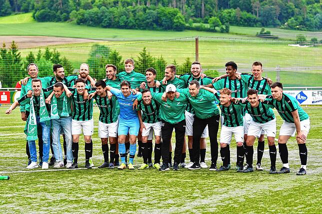 Bild 4: FC Zell macht sein Meisterstück mit dem 6:0 beim FC RW Weilheim &ndash; und wir haben Bilder!