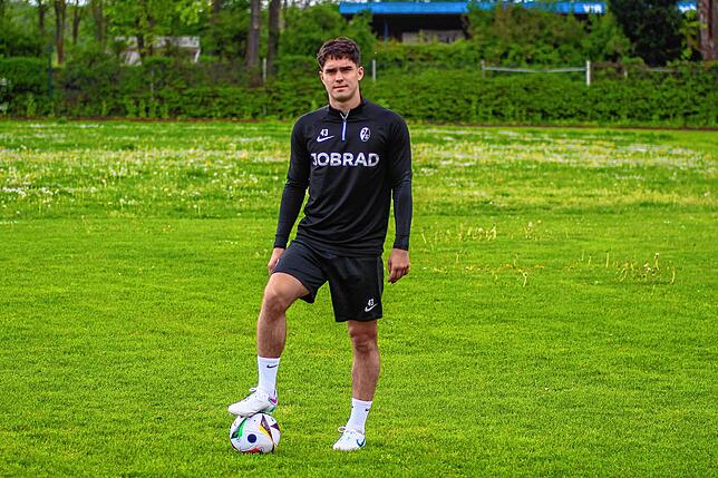 Ausnahmetalent: Mit der U19 des SC Freiburg will Noah Wagner aus Tiengen den DFB Pokal der Junioren gewinnen und vor dem DFB-Pokalfinale ...