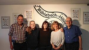 Setzen sich für das Fortbestehen der Mühlebach-Hüüler ein (von links): Musikalischer Leiter Peter Weber, Oberhüüler Kathrin Strümpf, ...