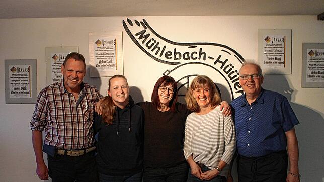 Setzen sich für das Fortbestehen der Mühlebach-Hüüler ein (von links): Musikalischer Leiter Peter Weber, Oberhüüler Kathrin Strümpf, ...