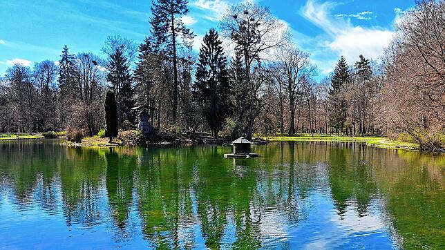 Wir drehen eine Runde um den Weiher.