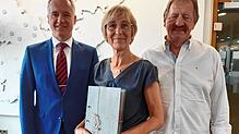 5000 Unterschriften gegen die Schließung des Stühlinger Krankenhauses hat der Freundeskreis Krankenhaus Loreto gesammelt. Von links: ...