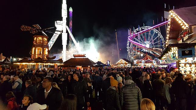 Winter für Winter findet mitten in London Europas größter Weihnachtsrummel statt. Mit dabei: das Team von Event Promotions, der Agentur, ...