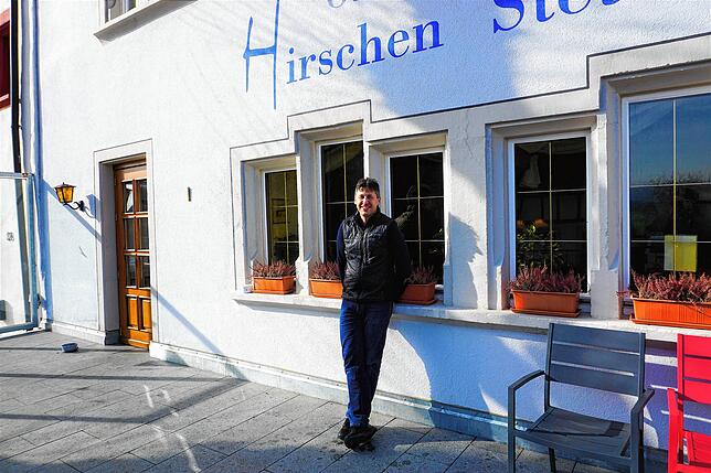 Harald Albrecht bereitet jeden Samstag und Sonntag ein kleines Angebot für Gäste vor, die es dann zu einer festgelegten Zeit im ...
