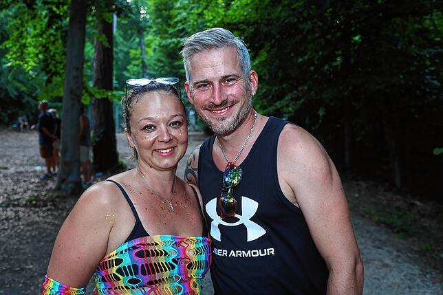 Bild 10: Konstanzer feiern bei Elektro-Liebe im Wald am Hörnle – hier gibt‘s die Bilder