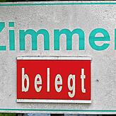 So sieht es zumeist zur Hauptsaison aus: Zimmer und Ferienwohnungen sind belegt. In Unteruhldingen ist der Tourismus auf einen gewissen ...