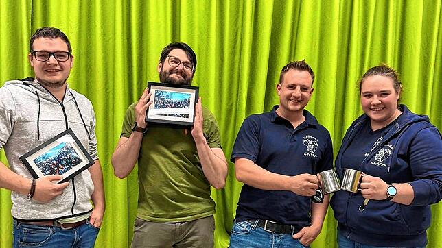 Die geehrten Mitglieder (von links): Martin Wasmer, Simon Stoll, Lukas Egle und Nadine Eckert. Auf dem Bild fehlt Julian Böhler. Foto: ...
