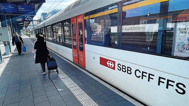 Am Bahnhof Konstanz steht die S14 nach Weinfelden bereit. Fahrgäste, die in die Schweiz fahren, verlassen sich darauf, dass die SBB ...