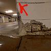 Die Betonstützen in der Kursaaltiefgarage sind marode, Beton ist abgeplatzt, die Stahlarmierung rostet und bei Regen dringt Wasser ein. ...