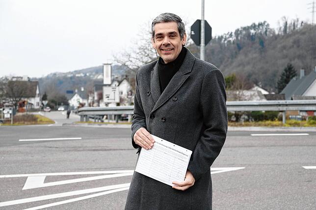 Mirko Maier, Vorsitzender der SPD Unteres Wutachtal, geht es bei der Unterschriftenaktion darum, einen gefühlten Unfallschwerpunkt an ...