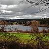 Der Kirnbergsee liegt idyllisch und ruhig &ndash; noch. Im Sommer strömen Badegäste und Spaziergänger in Massen. Nun soll eine neue ...