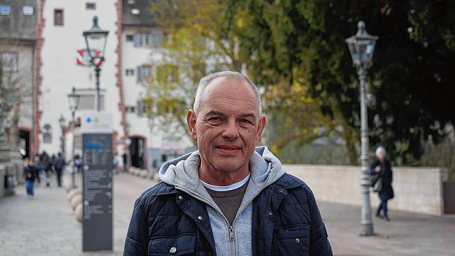 Er kritisierte die Erreichbarkeit der Arztpraxis seiner Mutter. Das kam dort nicht gut an: Nicht nur die Patientin selbst, auch der Sohn ...