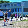 Der Sponsorenlauf zugunsten einer neuen Schule in Afrika war eine der Hauptattraktionen am Eröffnungstag für den Erweiterungsbau der ...