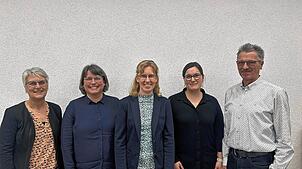 Die wieder und neu gewählten Vorstandsmitglieder (von links): Bärbel Bercher (Jugendkasse), Carola Meents (neue Vizedirigentin), Ines ...