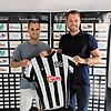 Neuzugang Christian Derflinger (links) mit Trainer Mario Klotz.