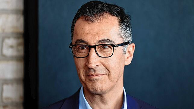 Cem Özdemir (58) ist Bundesminister für Ernährung und Landwirtschaft. Nach der Bundestagswahl 2025 macht er damit Schluss, 2026 ...