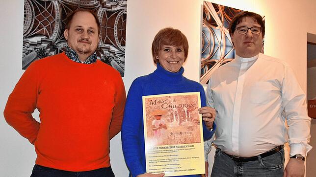 Thomas Scheiflinger, Christine Blessing und Pfarrer Frederik Reith freuen sich auf das geplante Chor-Projekt und laden zur Teilnahme ...