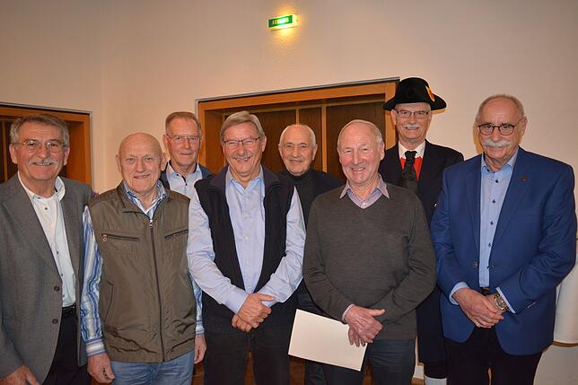 Die Tennismannschaft des SC Markdorf mit Heinz Ames, Roland Bitsch, Joachim Günther, Rudi Jaekel, Herbert Jahn, Karl-Heinz Rid, Konrad ...