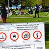 Banner und Stehlen machen im Sommer auf die Regeln am Seeufer in Bodman-Ludwigshafen aufmerksam. Die Security-Firma lobte in der ...