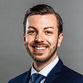 Rechtsanwalt Tobias Bartholme sagt: „Derzeit herrschen für Materialien große Lieferschwierigkeiten, da Lieferketten durch die ...